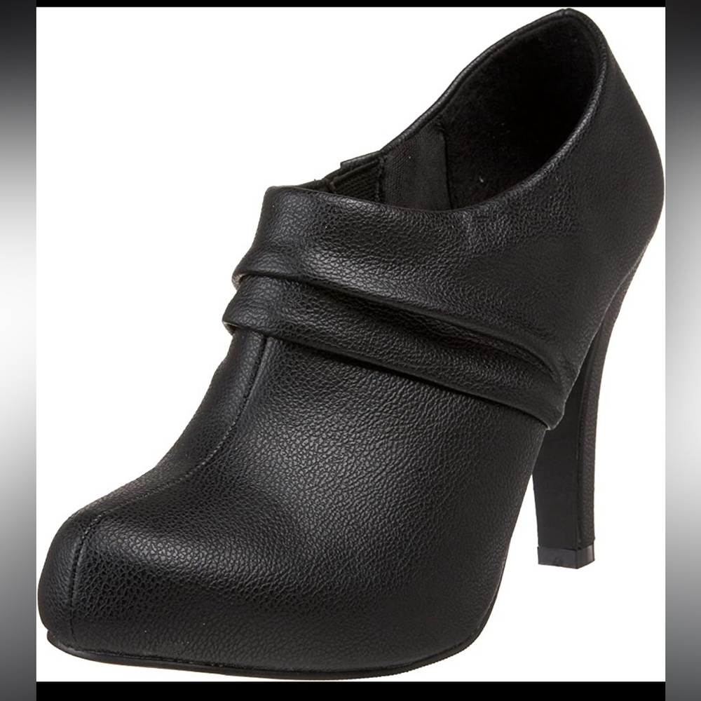 Madden Girl Razcal Black Booties size 10